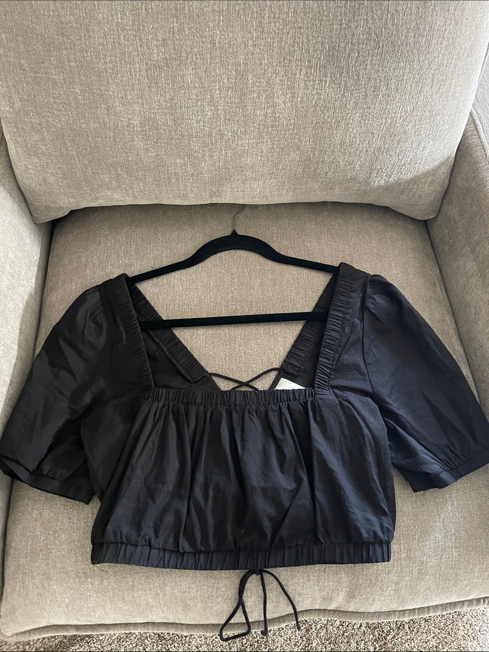Divided Black Square-Neck Puff Sleeve Crop Top with Tie Hem
